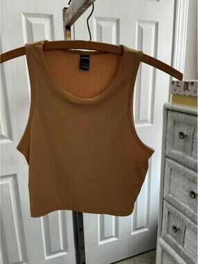 Cropped ribbed tank